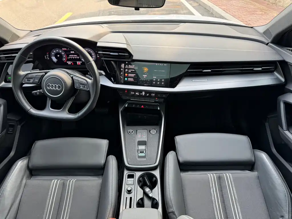 Audi A3 2023 — фото 10