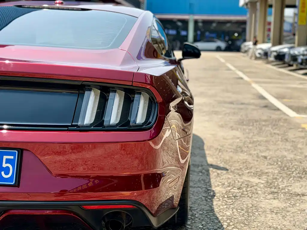 Ford Mustang 2017 — фото 11