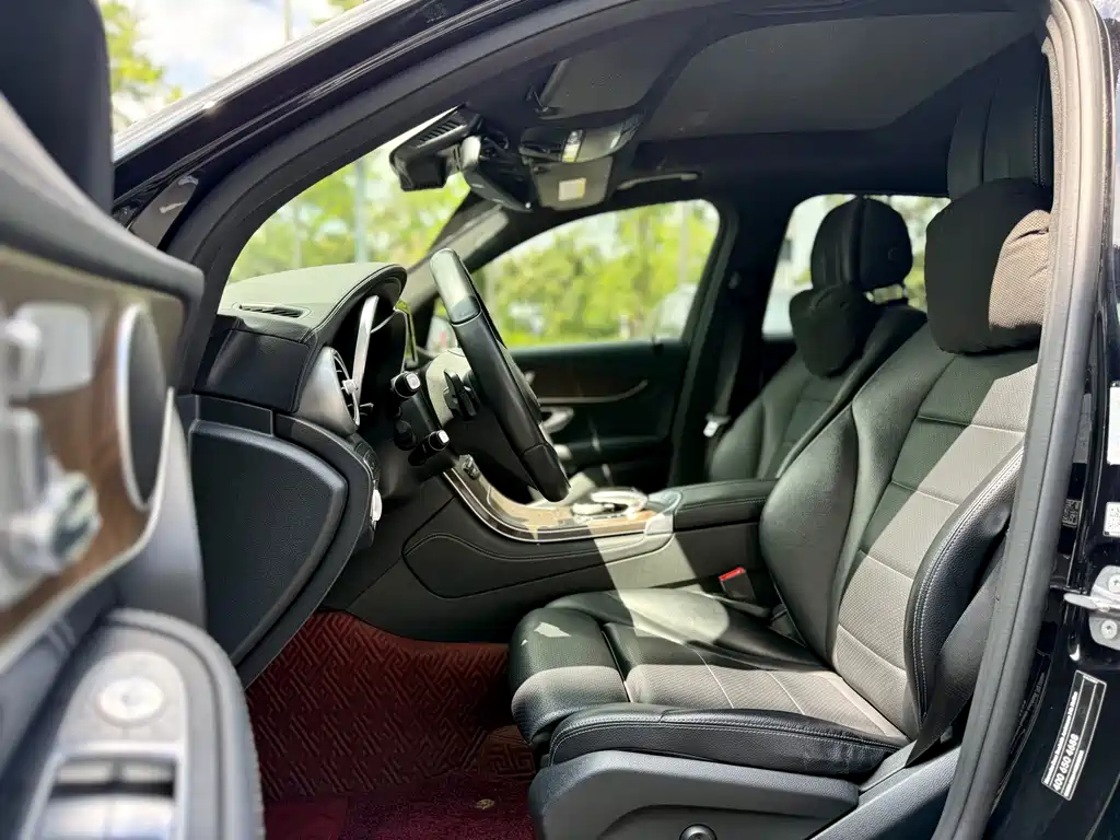Mercedes-Benz GLC 2017 — фото 14