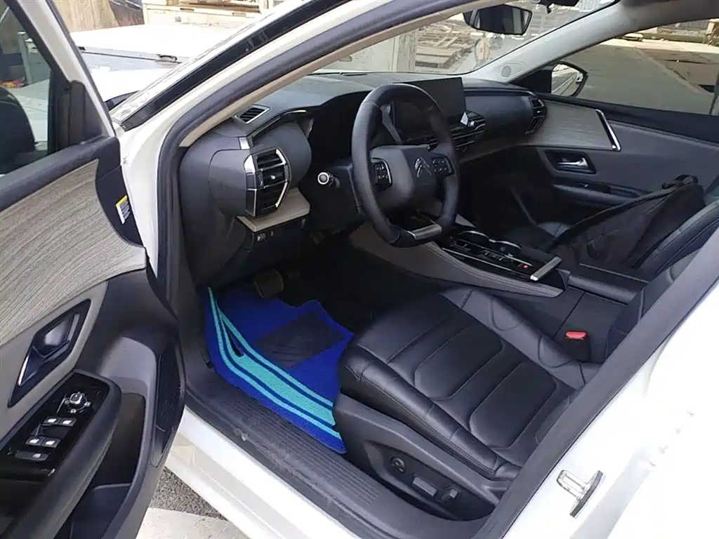 Citroen C5 X 2023 — фото 16