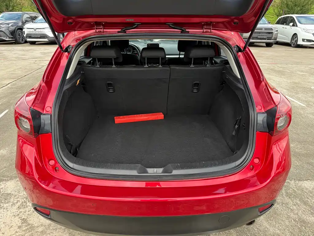 Mazda 3 Axela 2016 — фото 16
