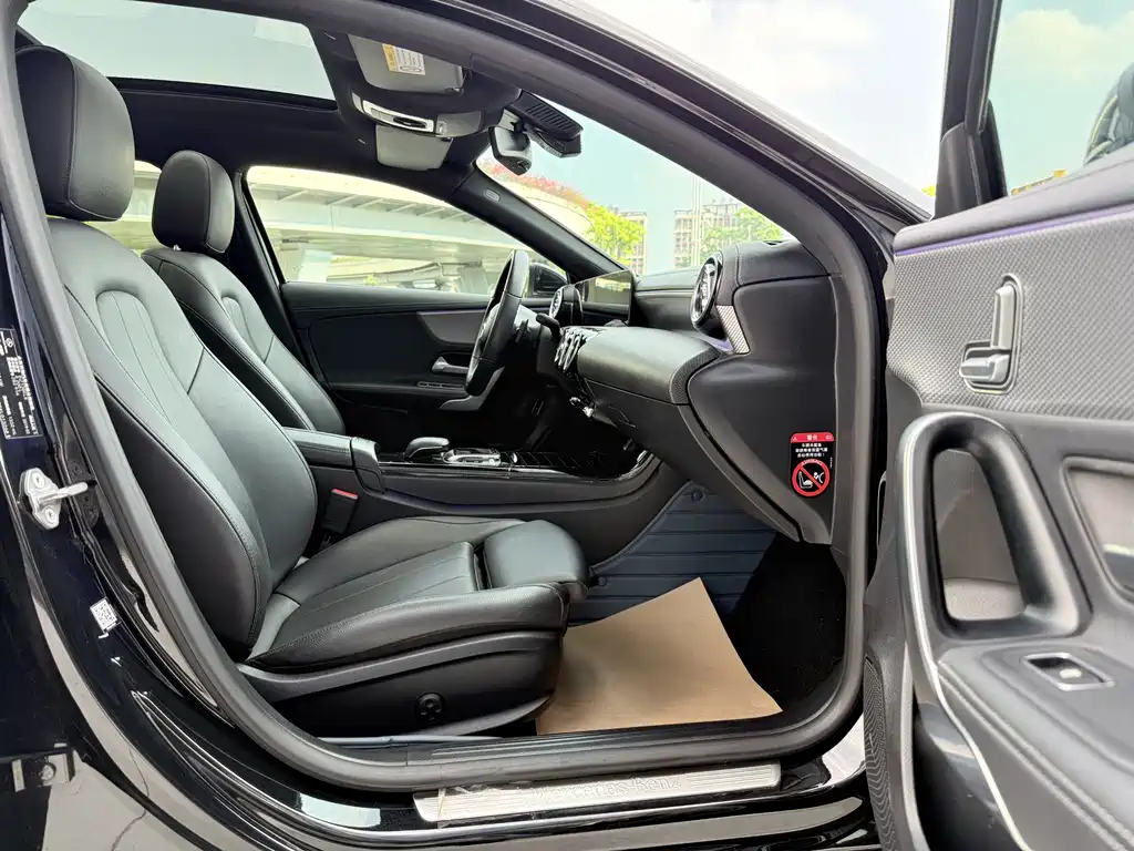 Mercedes-Benz A-Class 2019 — фото 10