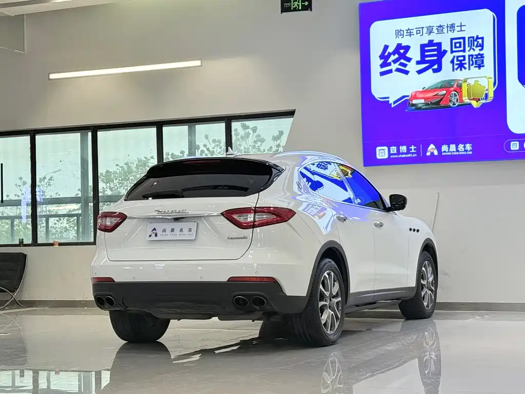 Maserati Levante 2016 — фото 15