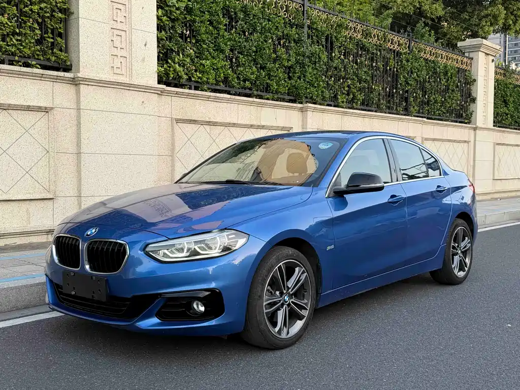 BMW 1 Series 2018 — фото 1