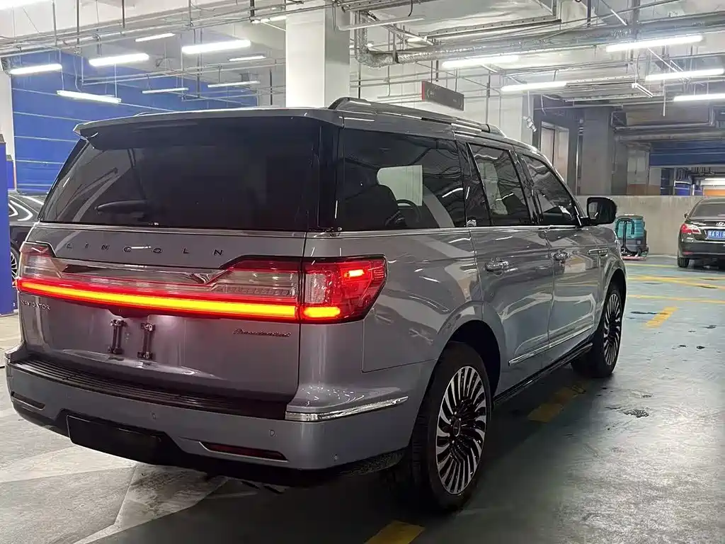 Lincoln Navigator 2021 — фото 12