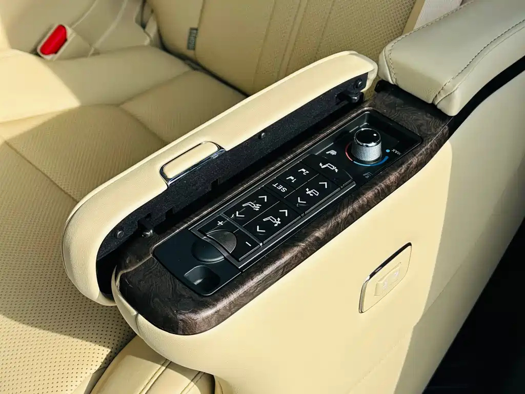 Toyota Vellfire 2021 — фото 21