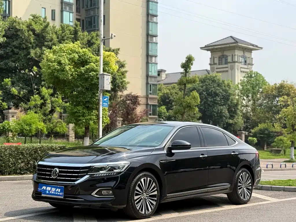 Volkswagen Passat 2019 — фото 1