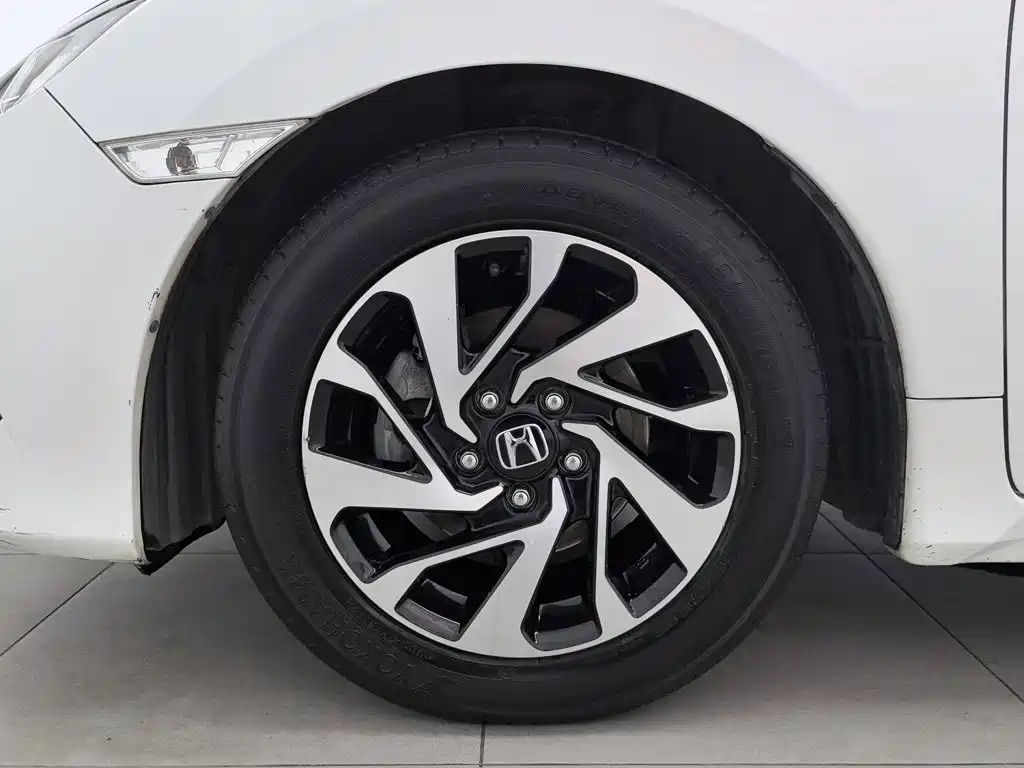 Honda Civic 2018 — фото 17