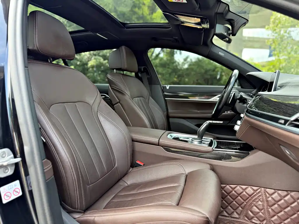 BMW 7 Series 2017 — фото 14
