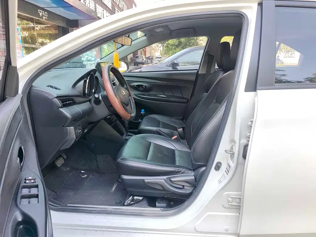 Toyota Yaris L 2020