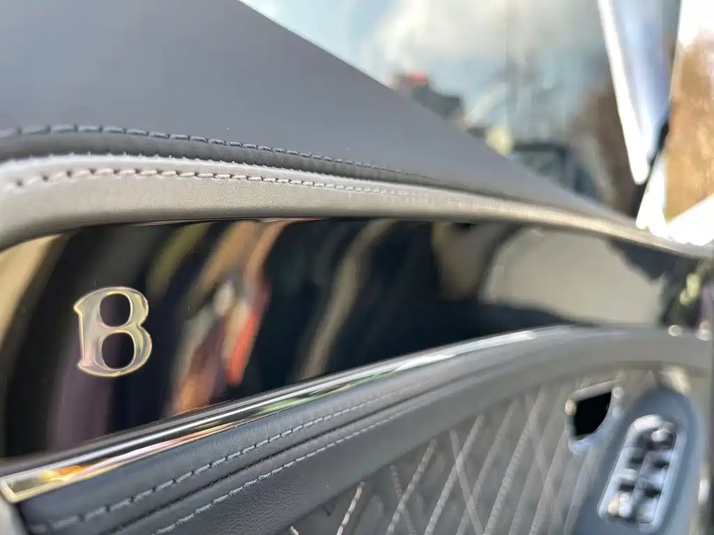 Bentley Continental 2023 — фото 20
