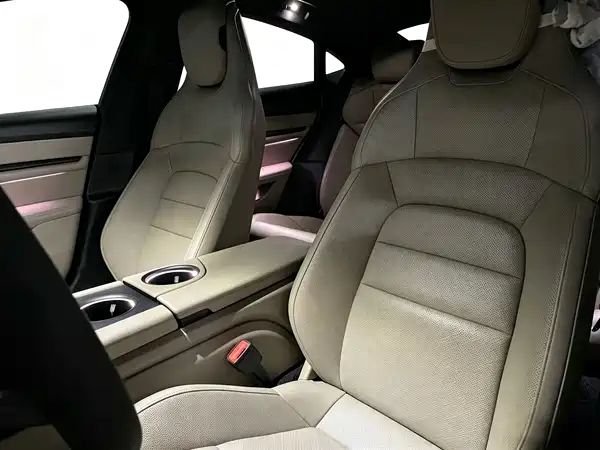 Porsche Taycan 2021