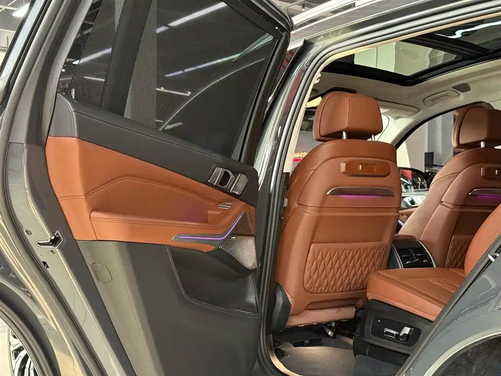 BMW X7 M60i 2023 — фото 26