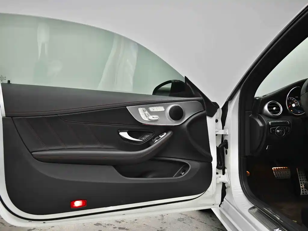 Mercedes-Benz C-Class 2023 — фото 19