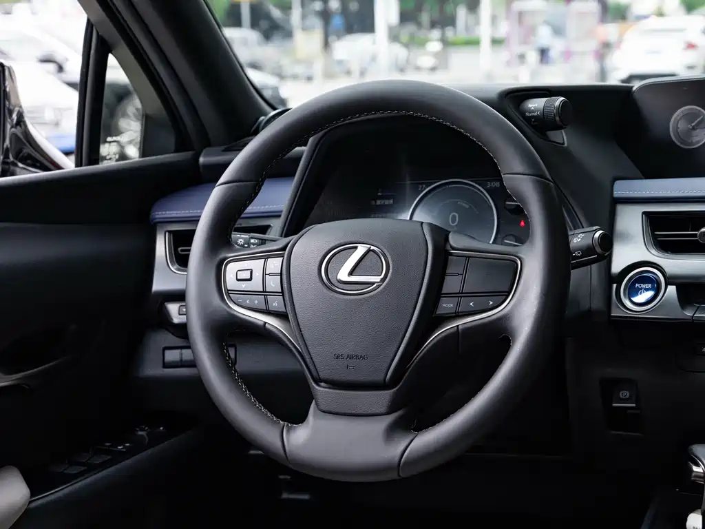 Lexus UX 2021 — фото 14