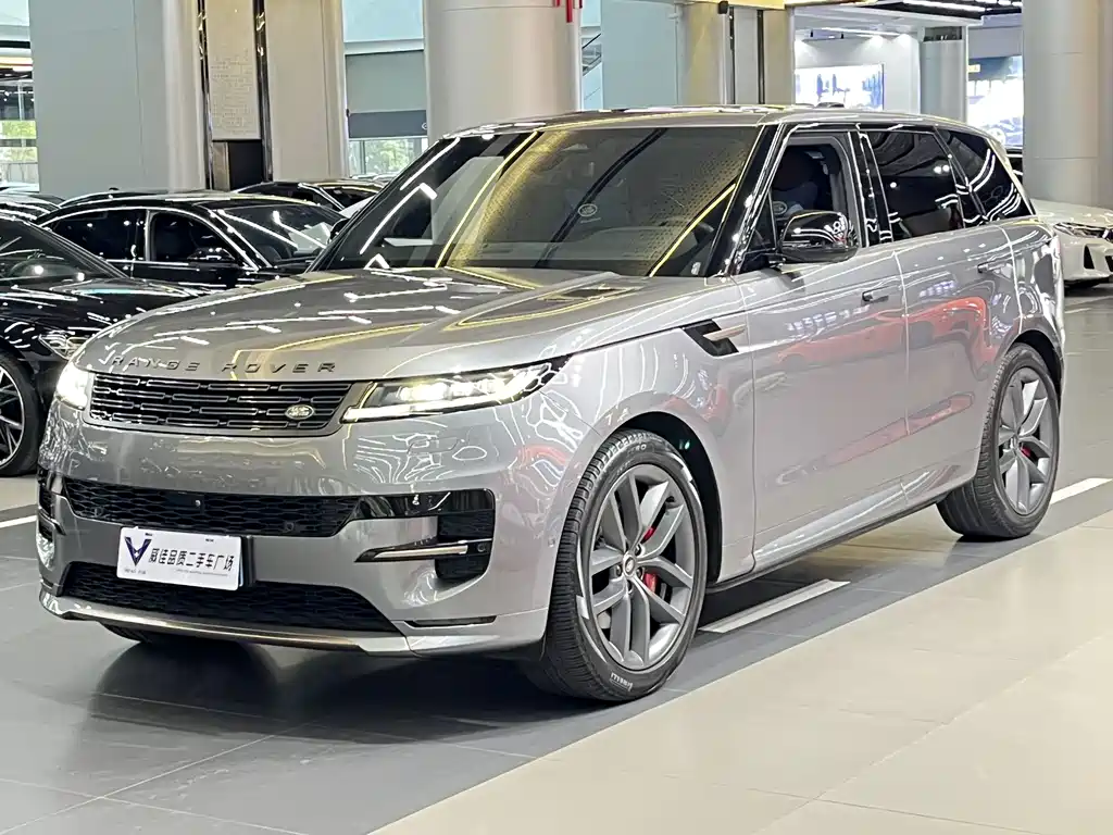 Land Rover Sport 2025 — фото 1