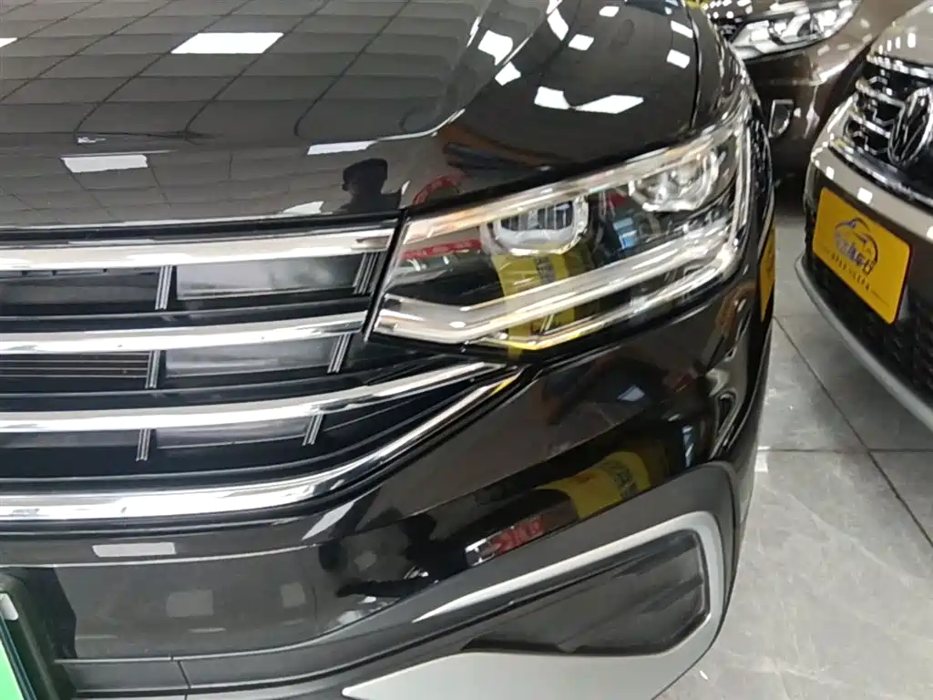 Volkswagen Tiguan L 2022 — фото 24