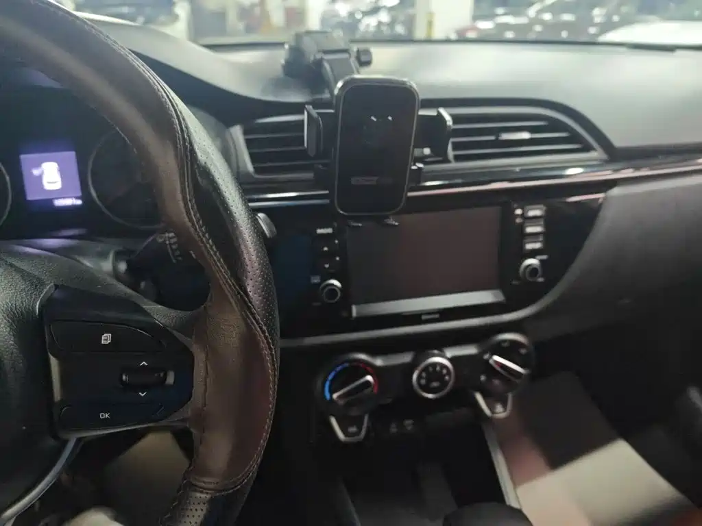Kia KX CROSS 2018 — фото 12