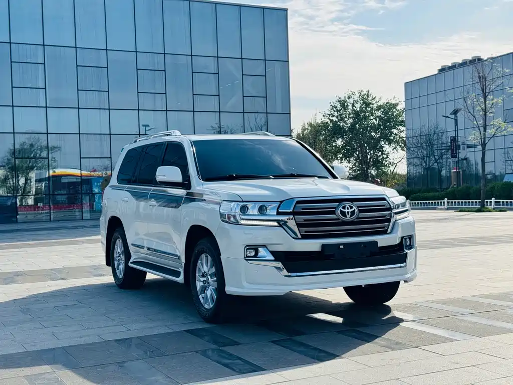 Toyota Land Cruiser 2017 — фото 4