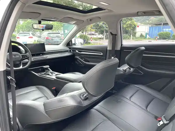 Geely Emgrand 2023