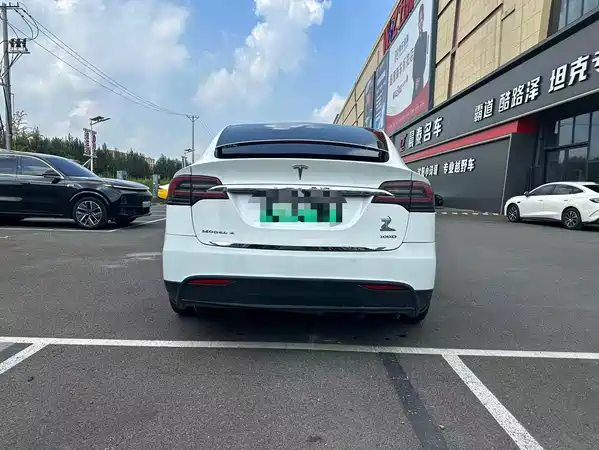 Tesla Model X 2018