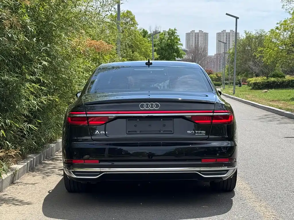 Audi A8 2020 — фото 13