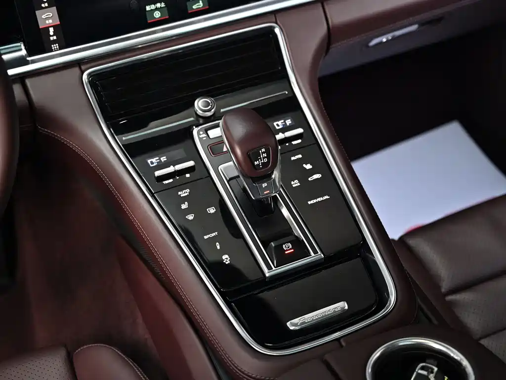 Porsche Panamera 2021 — фото 15