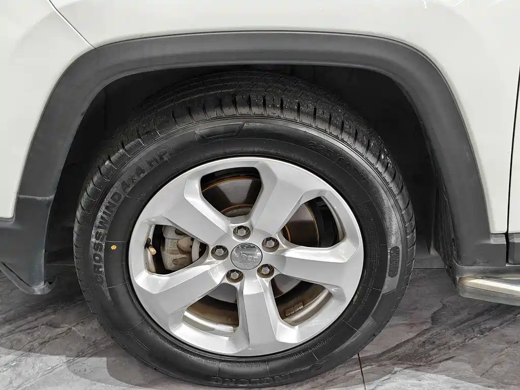 Jeep Compass 2017 — фото 27