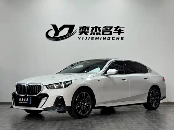 BMW 5 Series 2025