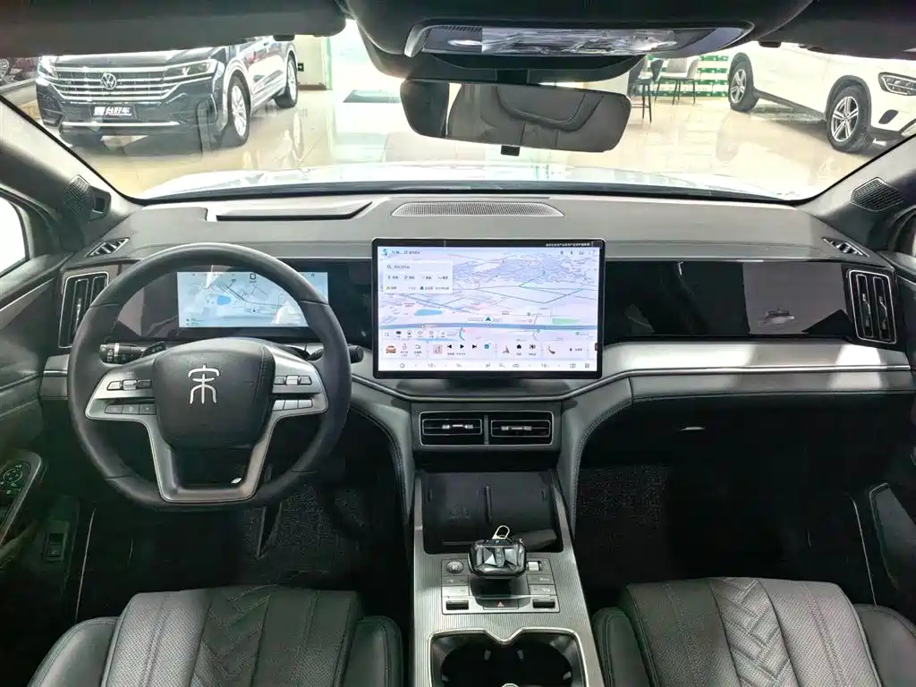 BYD L DM-i 2025 — фото 6