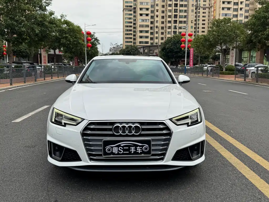 Audi A4L 2019 — фото 2