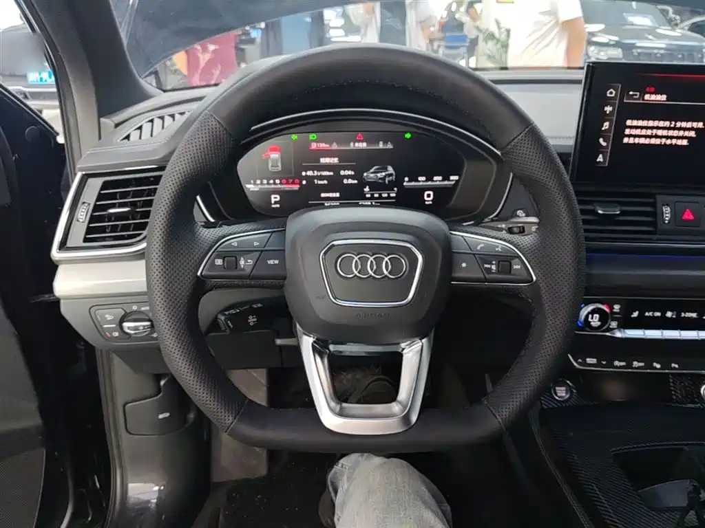 Audi Q5L Sportback 2023 — фото 11
