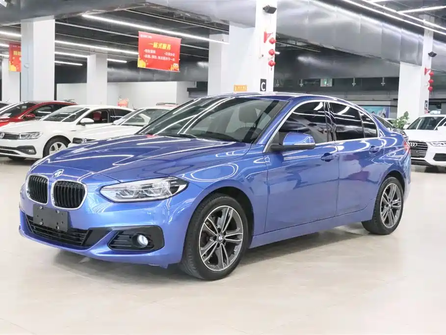 BMW 1 Series 2019 — фото 1