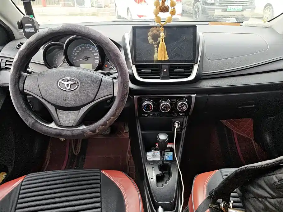 Toyota Yaris L 2018 — фото 12