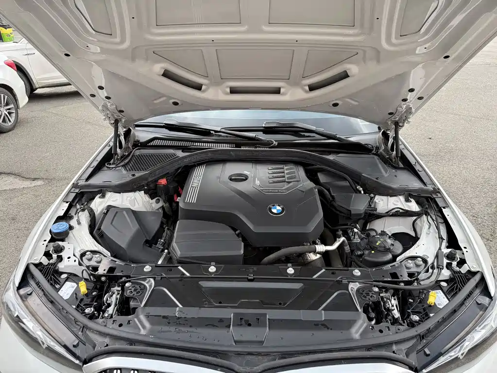 BMW 3 Series 2023 — фото 18