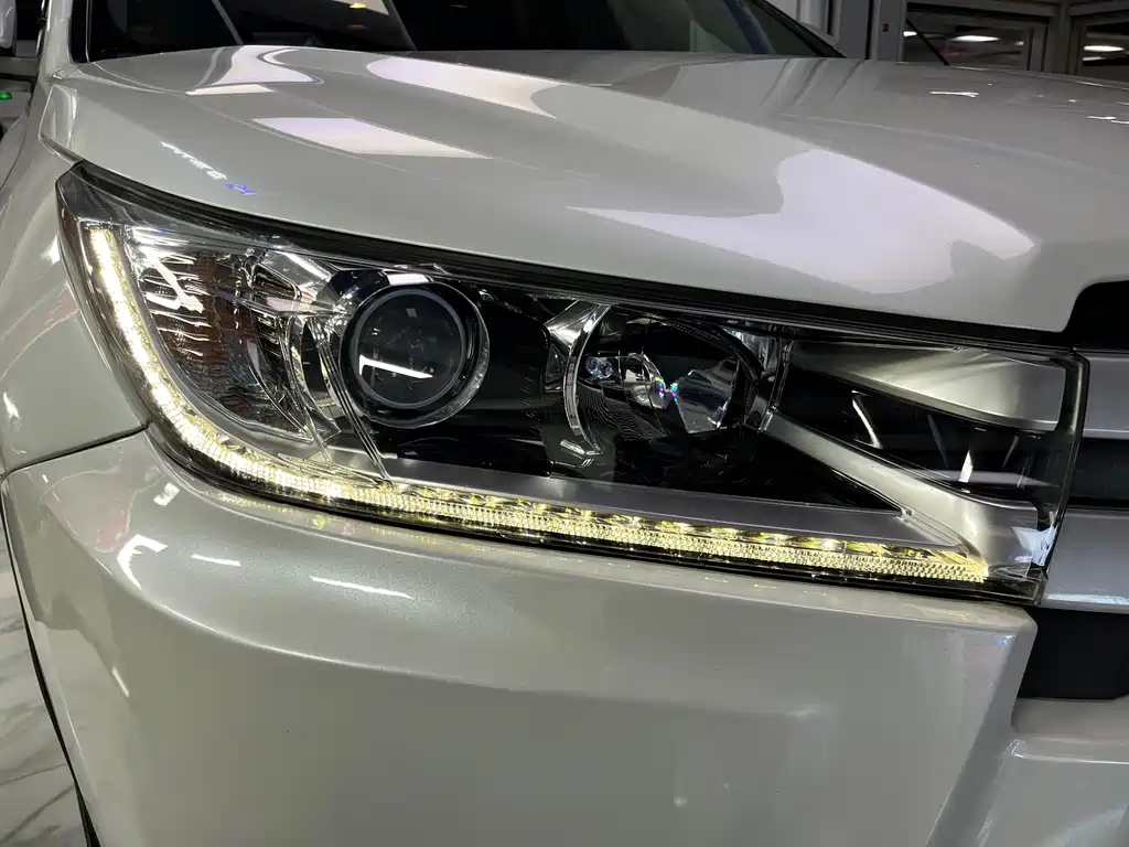 Toyota Highlander 2020 — фото 11