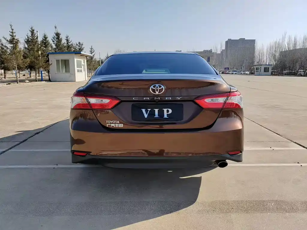 Toyota Camry 2018 — фото 7