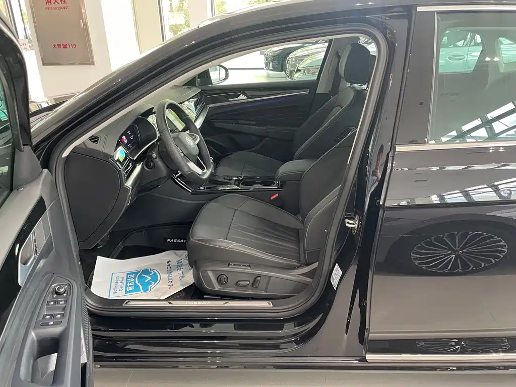 Volkswagen Passat 2025