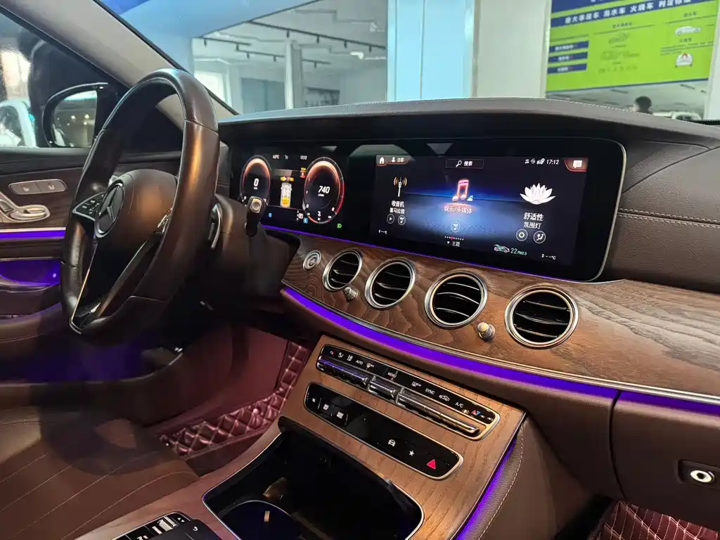 Mercedes-Benz E-Class 2022