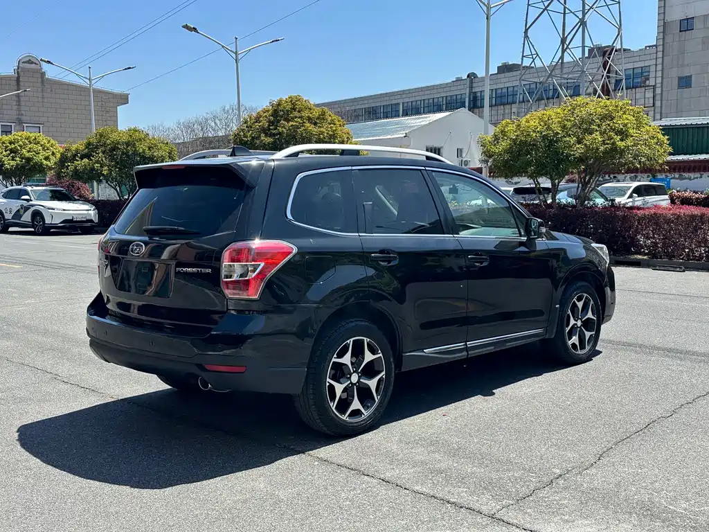 Subaru Forester 2015 — фото 4