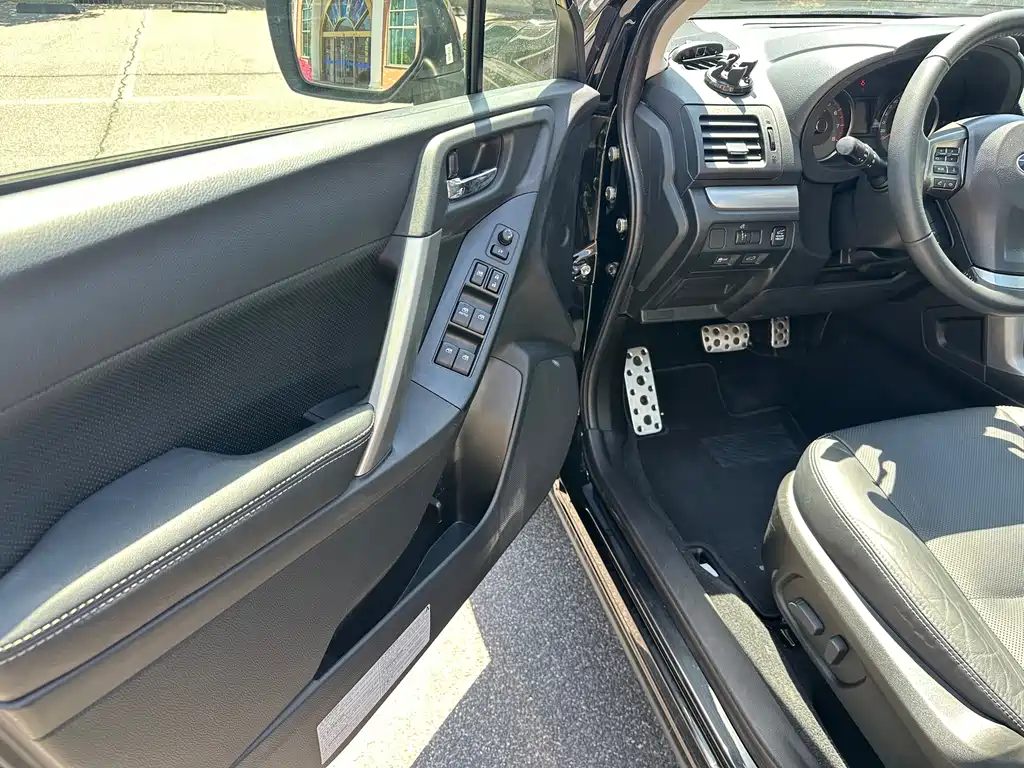 Subaru Forester 2015 — фото 16