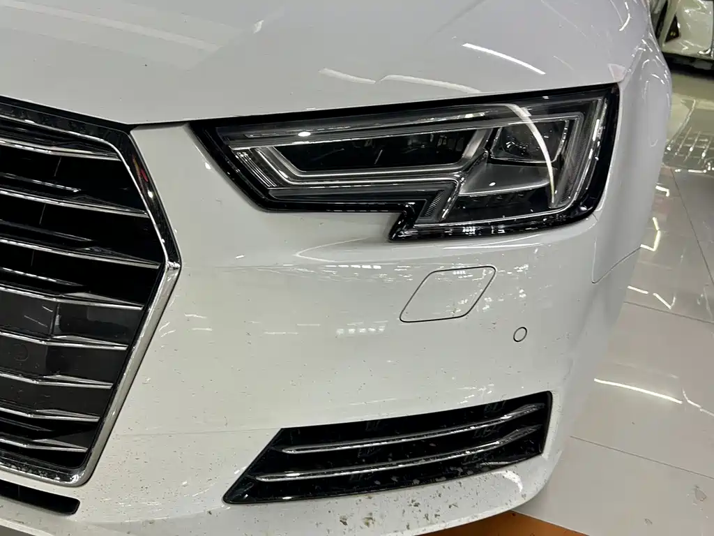 Audi A4L 2018 — фото 13