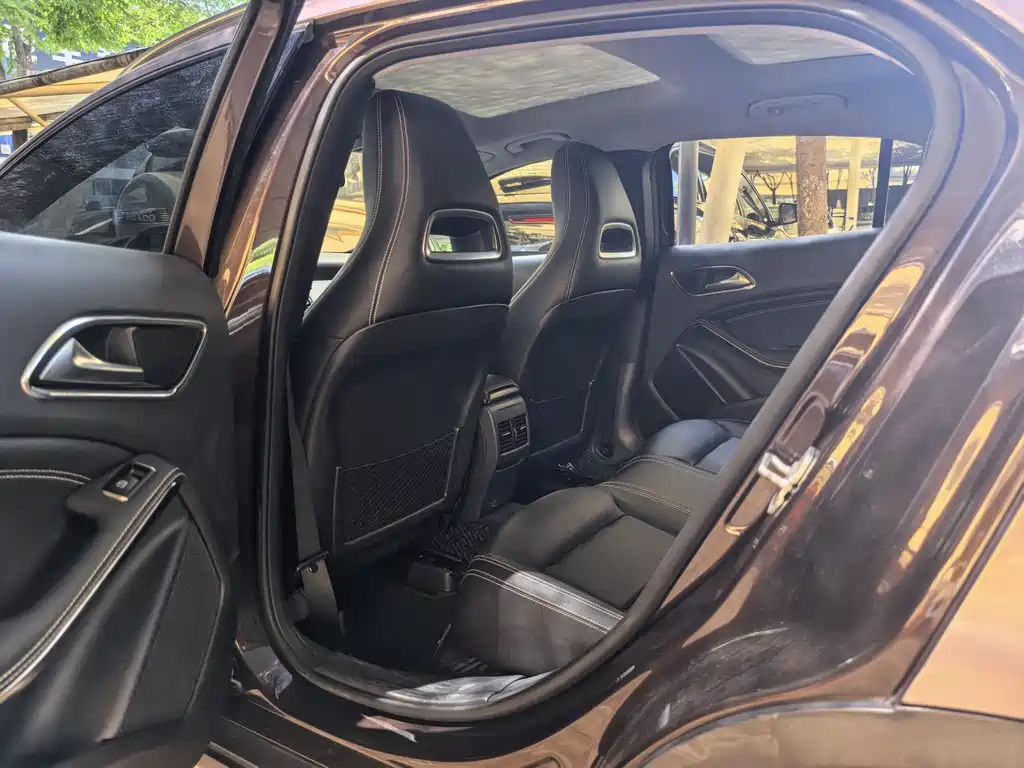 Mercedes-Benz GLA 2015 — фото 12