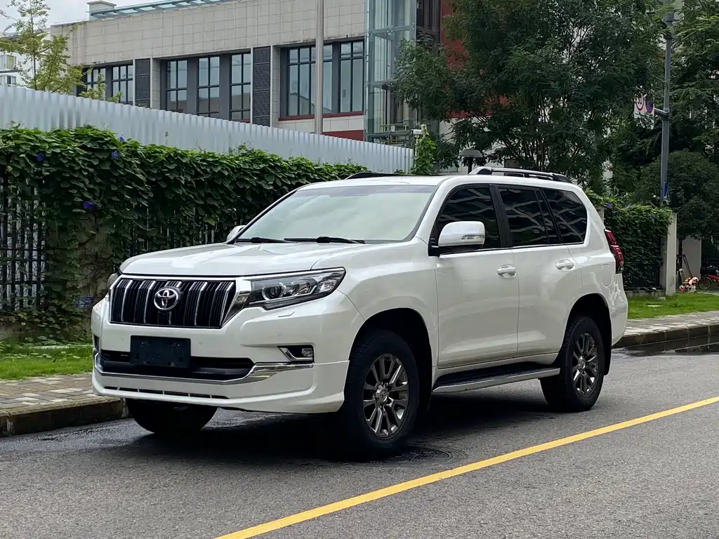 Toyota Prado 2019 — фото 1