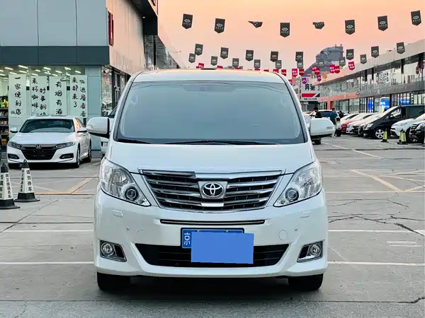 Toyota Alphard 2012