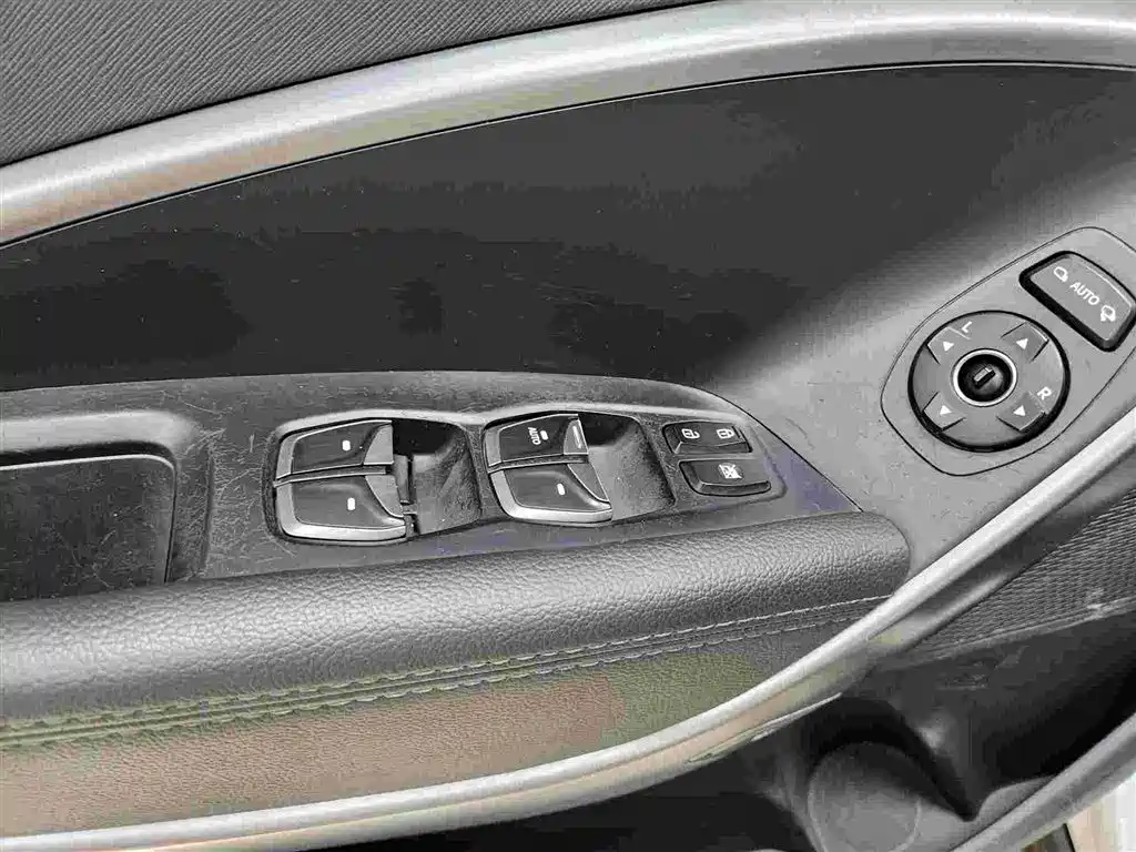 Hyundai Santa Fe 2015 — фото 15