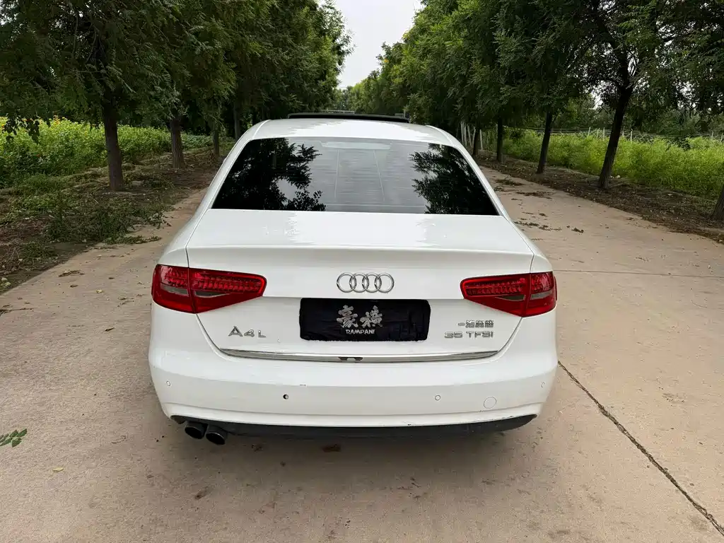 Audi A4L 2015