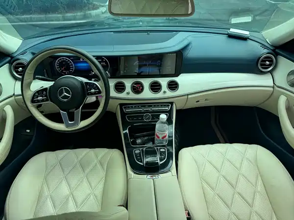 Mercedes-Benz E-Class 2010