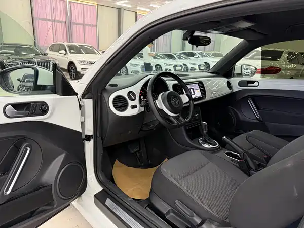 Volkswagen Beetle 2016