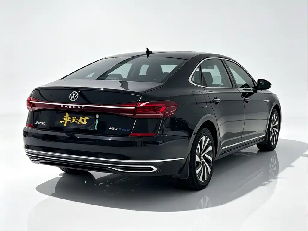 Volkswagen Passat PHEV 2023 — фото 9